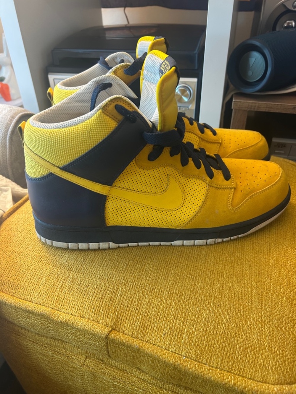 Nike Men’s High-Top Sneakers in Yellow and Black